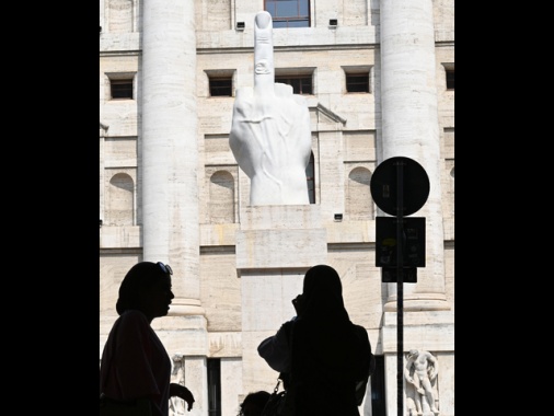 Borsa: Milano chiude in calo (-0,37%)