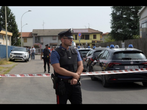 Uccide moglie e ferisce il figlio, fermato da Carabinieri