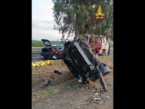 Incidente nel Catanese, muore 15enne gravi altri tre ragazzi