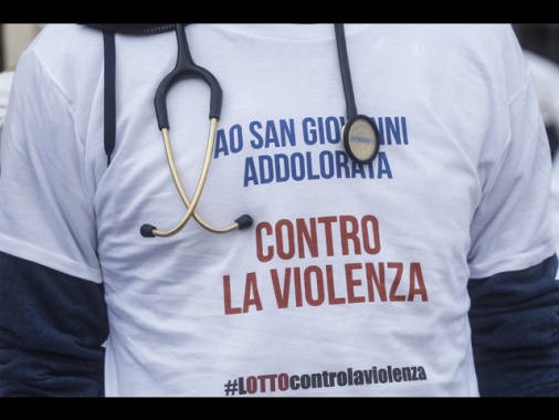 Violenza su medici, l'arresto in flagranza in bozza dl