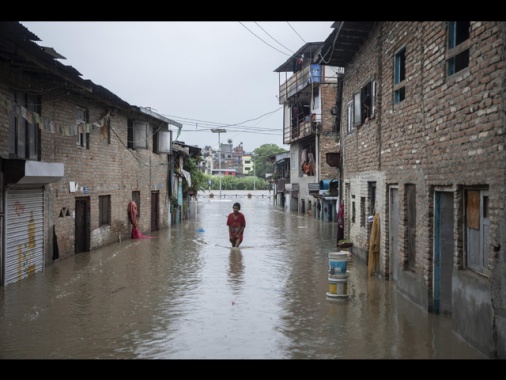 Oltre 100 morti per le inondazioni in Nepal