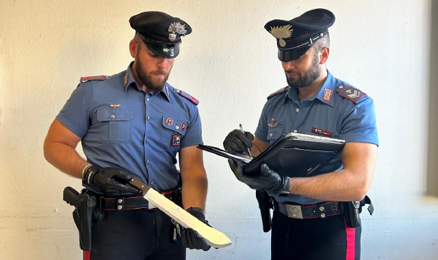 Il machete recuperato dai carabinieri