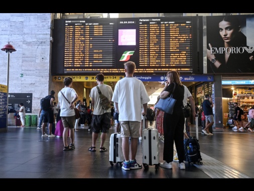 Guasto alla linea, sospesa circolazione ferroviaria a Roma