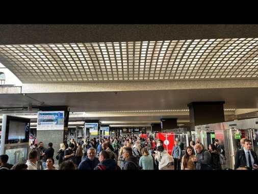 Trenitalia,ripresa circolazione treni ma molto rallentata