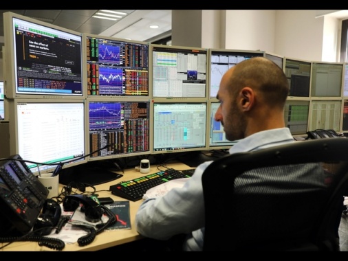 Lo spread tra Btp e Bund chiude in calo a 130 punti