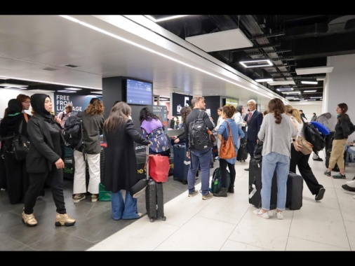 A Fiumicino volo charter dal Libano con un centinaio di italiani