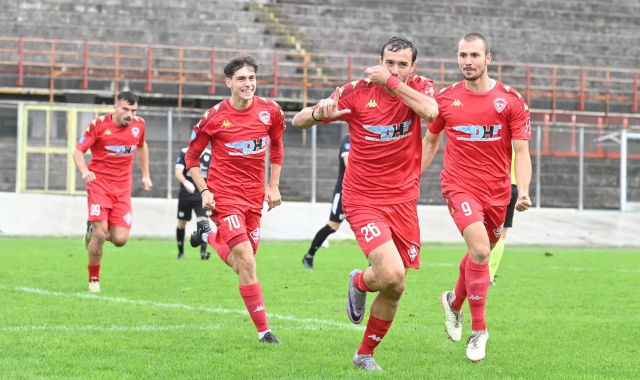 Il Varese  supera in casa il Derthona per 2-0  (foto Blitz)