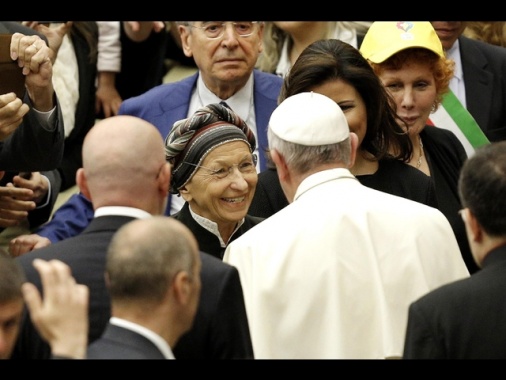 Il Papa è andato a trovare a casa Emma Bonino