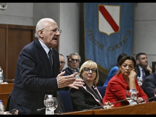 Campania, passa legge che porta De Luca a terza candidatura