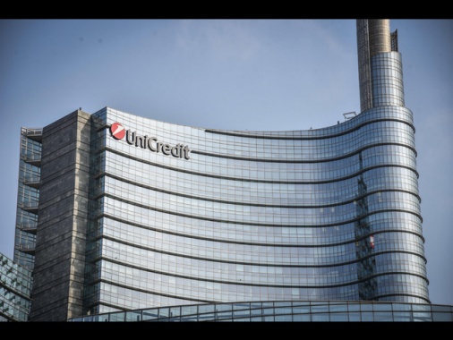 Unicredit record, in nove mesi utile sale a 7,7 miliardi