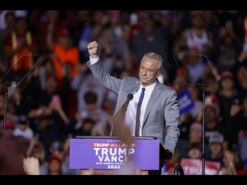 Media, Trump ha offerto a Rfk il ministero della salute