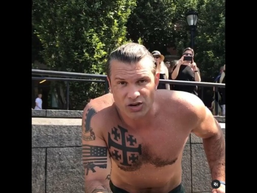 Staff Trump valuta futuro di Hegseth dopo accuse abusi sessuali