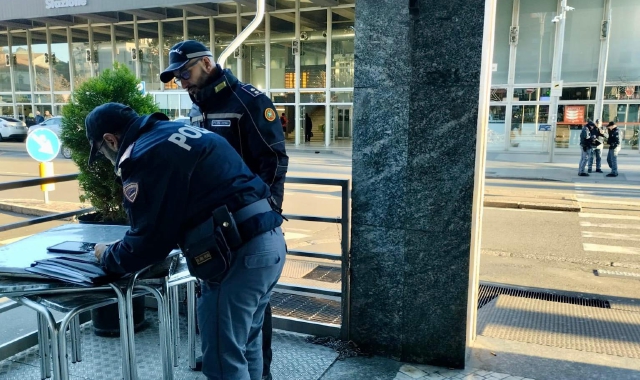 Varese, Polizia: controlli su strade, bar e stazioni