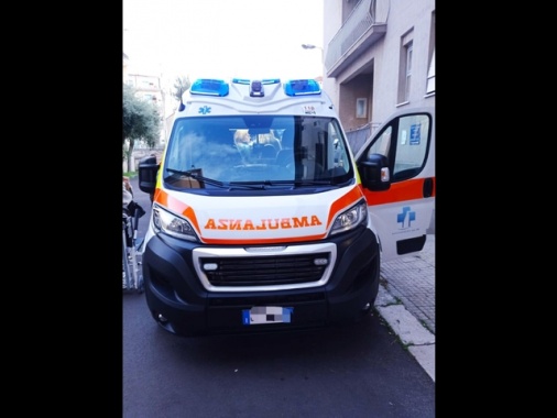 Cade un albero a Roma, morta una donna