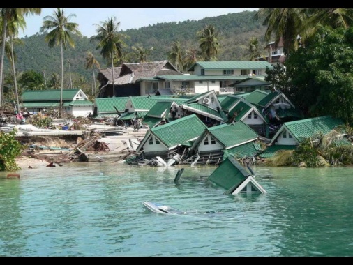 L'Asia commemora lo tsunami del 2004, fece 226.408 morti