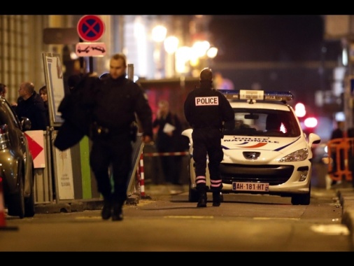 Furto in gioielleria a Parigi, bottino da mezzo milione