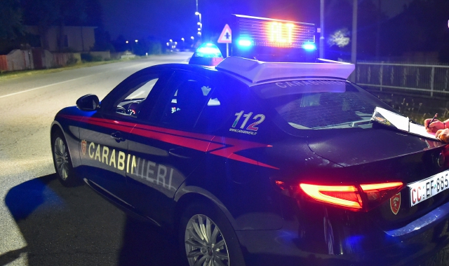 Trentenne trovato morto in strada: giallo nel Milanese