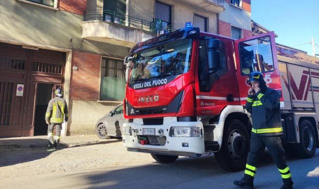 Incendio a Gallarate, ferita 85enne