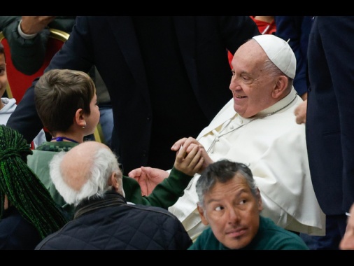 Il Papa, basta bullismo a scuola, prepara alle guerre