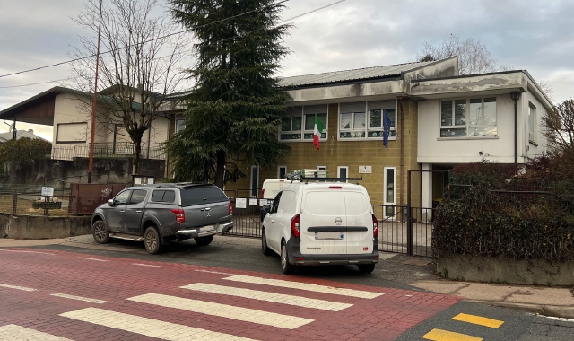 La scuola primaria Matteotti a Sesto Calende (foto Benvegnù, Blitz)