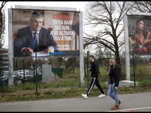 Seggi aperti in Croazia per il ballottaggio delle presidenziali