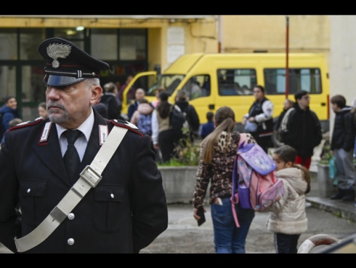 Abusi su alunni, arrestata una prof di sostegno