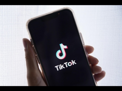 TikTok, notizia trattative con Musk è 'pura finzione'