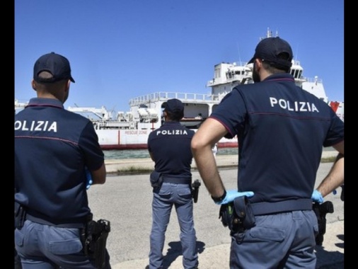 Trafficante esseri umani latitante arrestato dalla Polizia