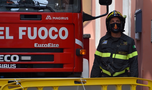 Sono intervenuti i vigili del fuoco  (foto Archivio)