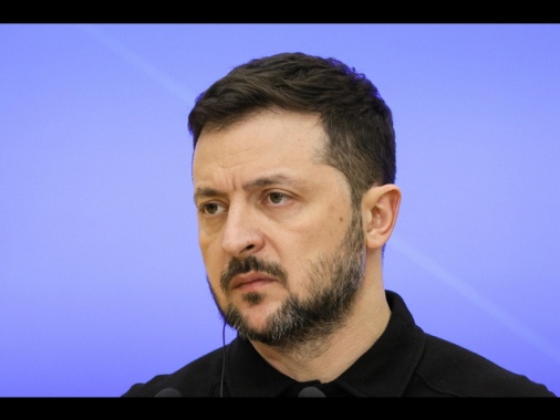 Zelensky, in una settimana Mosca ha lanciato 550 droni kamikaze