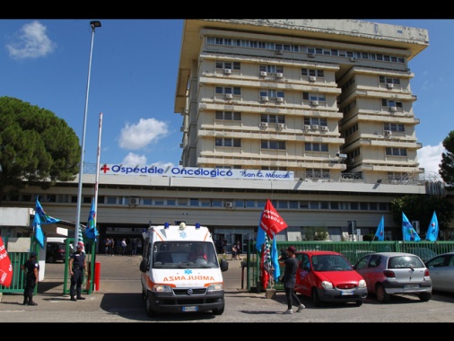 Tre infermiere aggredite da un paziente in ospedale a Taranto