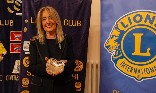 Adriana Bianchi Simionato premiata dal Lions Club Varese Sette Laghi (foto Andrea Cogotti, Blitz)