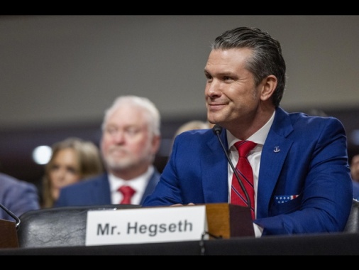 Senato Usa conferma Hegseth a capo del Pentagono