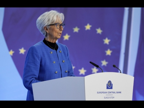 Lagarde, fiduciosa che Bitcoin resti fuori da riserve Ue