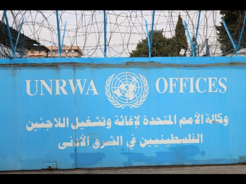 Wafa, coloni assaltano la sede Unrwa a Gerusalemme est