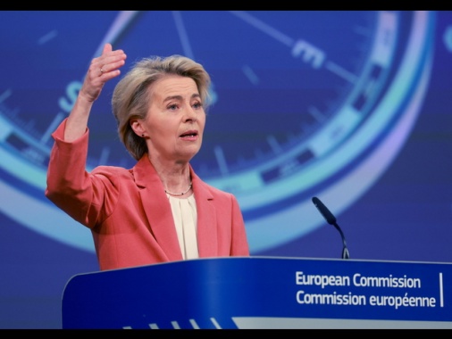 Von der Leyen, 'se colpita dai dazi l'Ue risponderà'