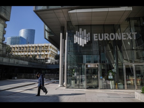 Borsa: l'Europa chiude in rialzo ai massimi storici