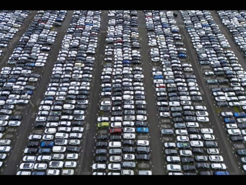 Urso convoca il tavolo sull'auto per il 5 marzo