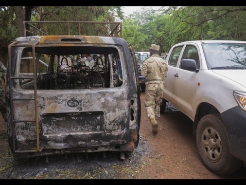 Dieci morti in Mali in un presunto attacco jihadista