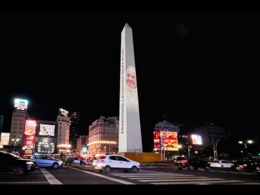 Messa per il Papa a Buenos Aires, in centinaia dalle 'villas'