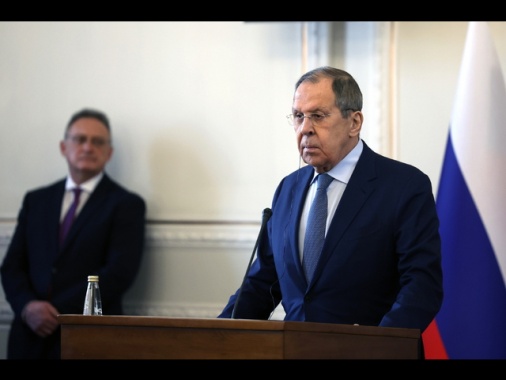 Lavrov, 'possibile soluzione diplomatica su nucleare Iran'