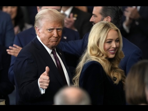 Trump volò sull'aereo di Epstein nel 1994 con la figlia Tiffany