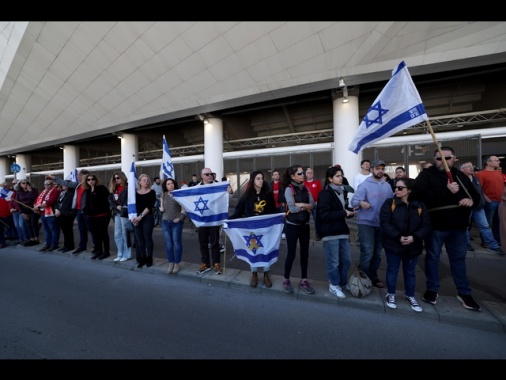 'Israele, continuare con tre ostaggi liberi a settimana'