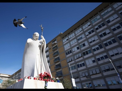 Anche domani per il Papa solo Angelus scritto