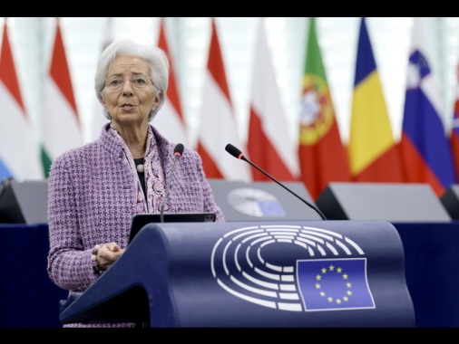 Lagarde, spesa per difesa e infrastrutture può far salire il Pil