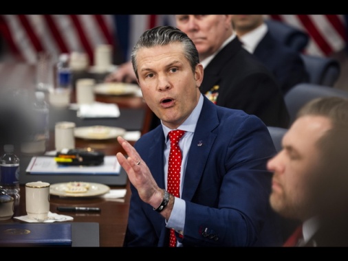 Hegseth, raid su Houthi fin quando non cesseranno attacchi