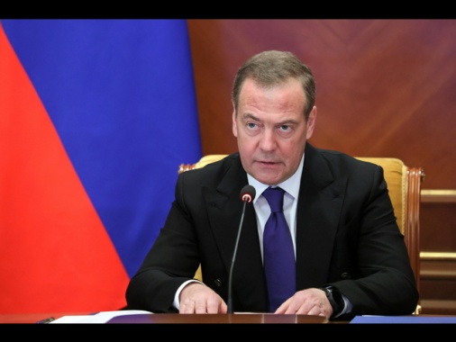 Medvedev, 'inviare peacekeeper Nato equivale a una guerra'