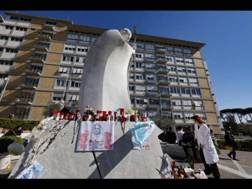 Papa al Gemelli, oggi alle 18 briefing dell'equipe medica