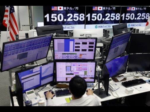 Borsa: l'Asia scivola dopo Wall street, male Seul (-3%)