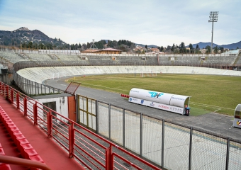 Lo stadio cade a pezzi. E il futuro resta incerto